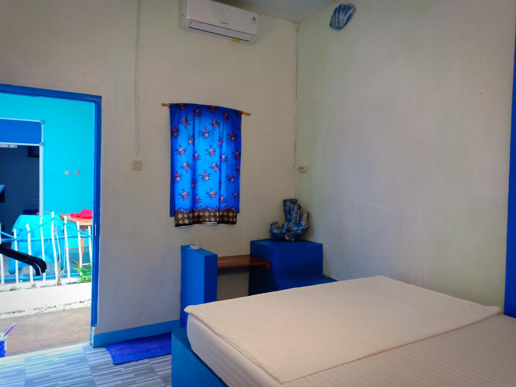 Blue Coral Homestay Каримунджава Екстериор снимка