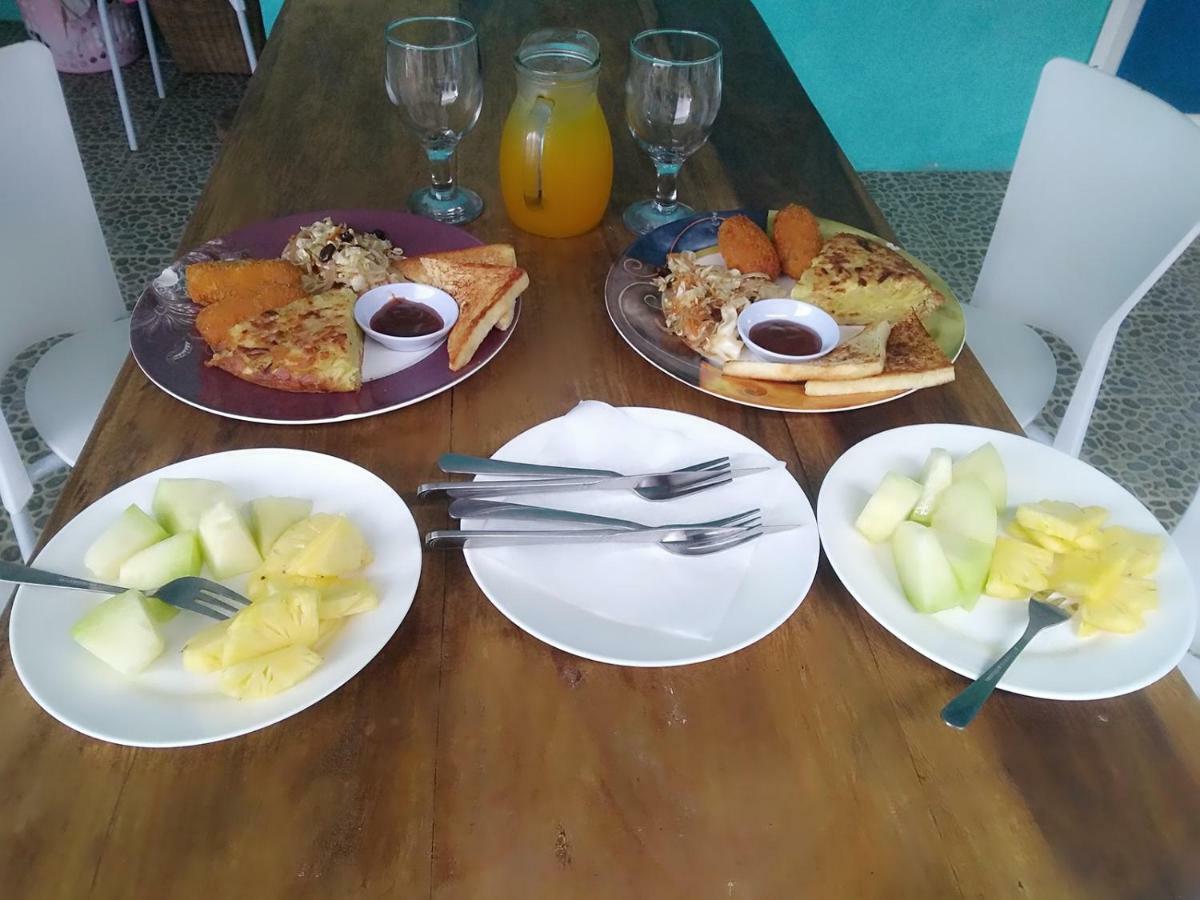 Blue Coral Homestay Каримунджава Екстериор снимка