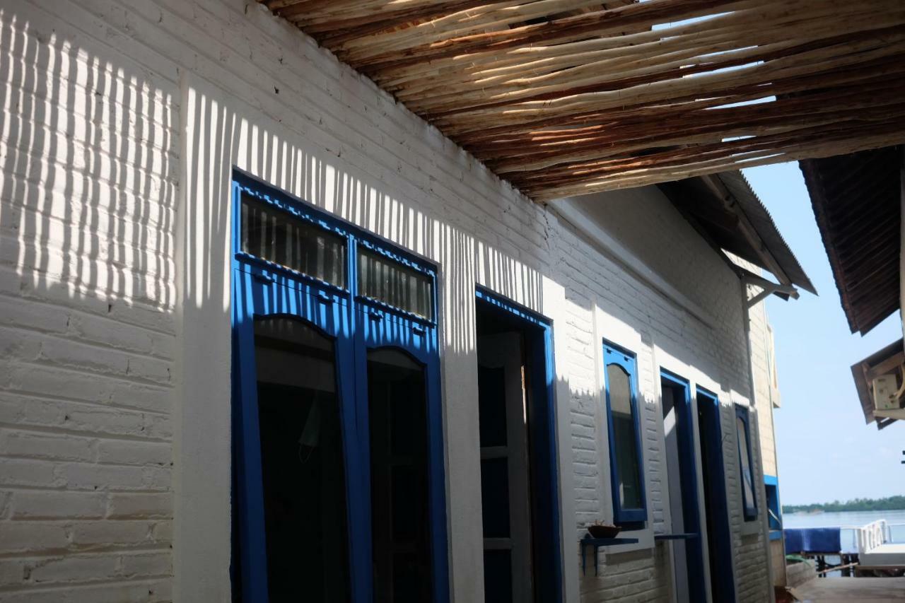 Blue Coral Homestay Каримунджава Екстериор снимка