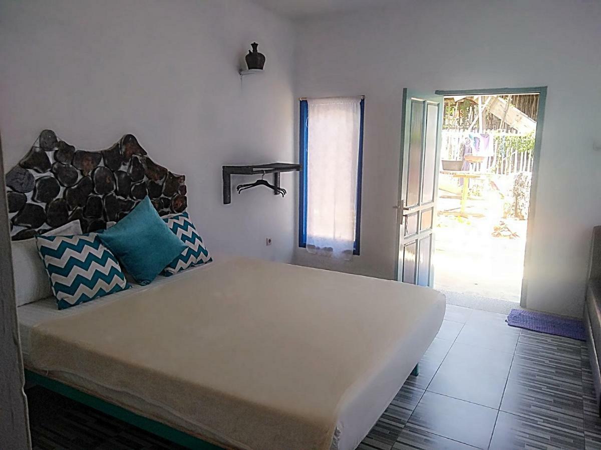 Blue Coral Homestay Каримунджава Екстериор снимка